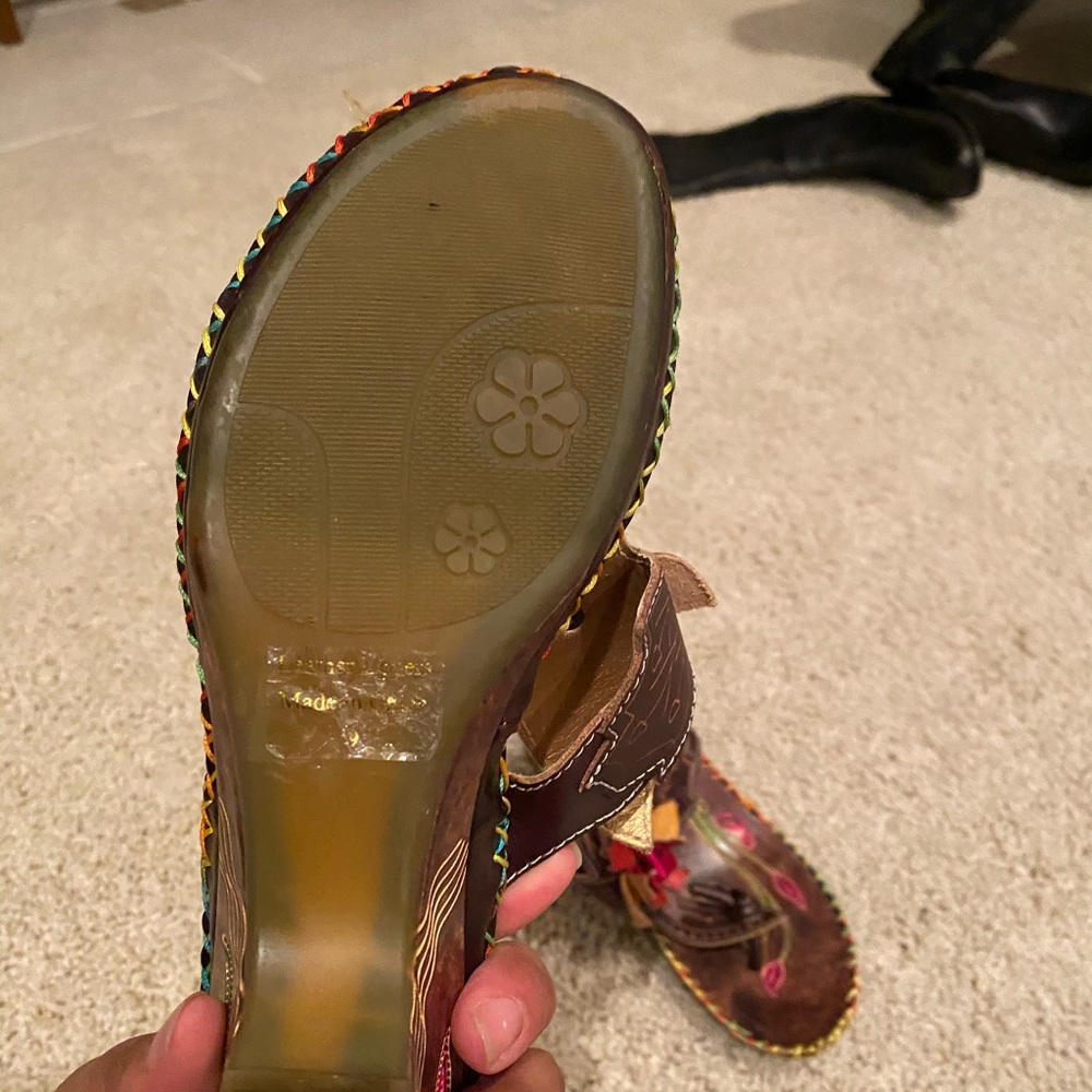 Sandals - Picture 3 of 5